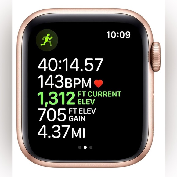 EUC Apple Watch Series 4; 40mm Gold Aluminum Pink Sand Sport Band - Picture 3 of 10